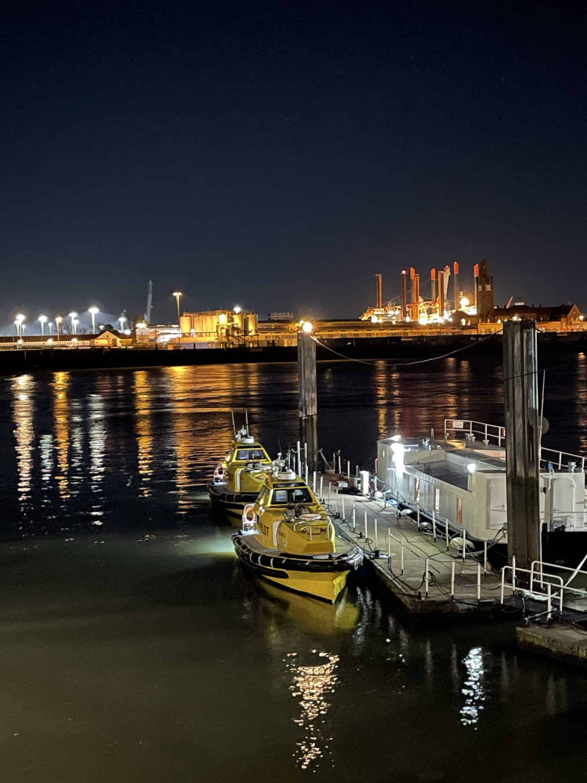 Hafen von Cuxhaven bei Nacht