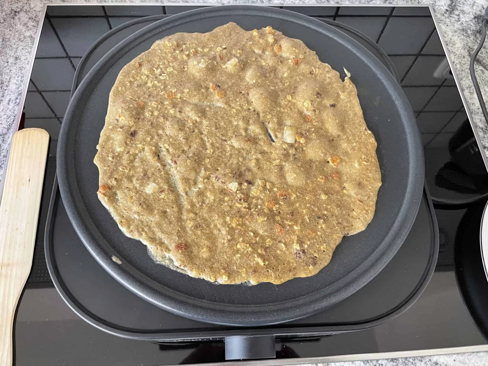 süßer Crêpe im Entstehen