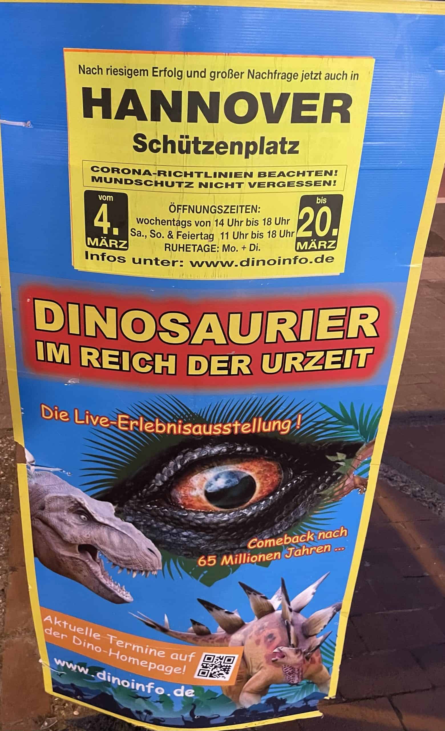 Aufstellerplakat für Dinosaurierausstellung auf dem Schützenplatz