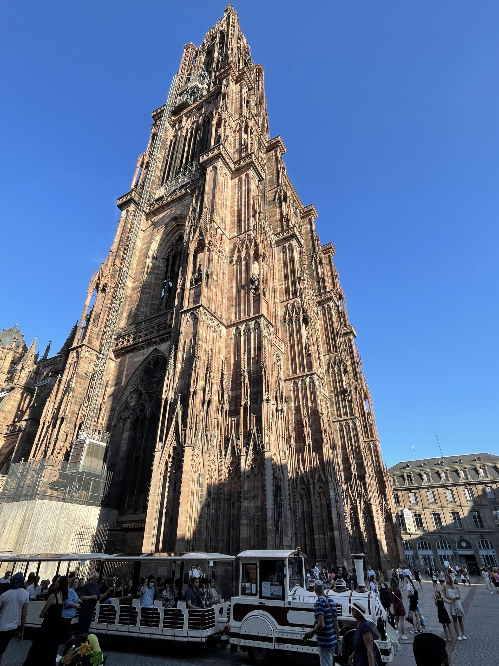 Straßburger Münster Hauptturm mit Vollansicht