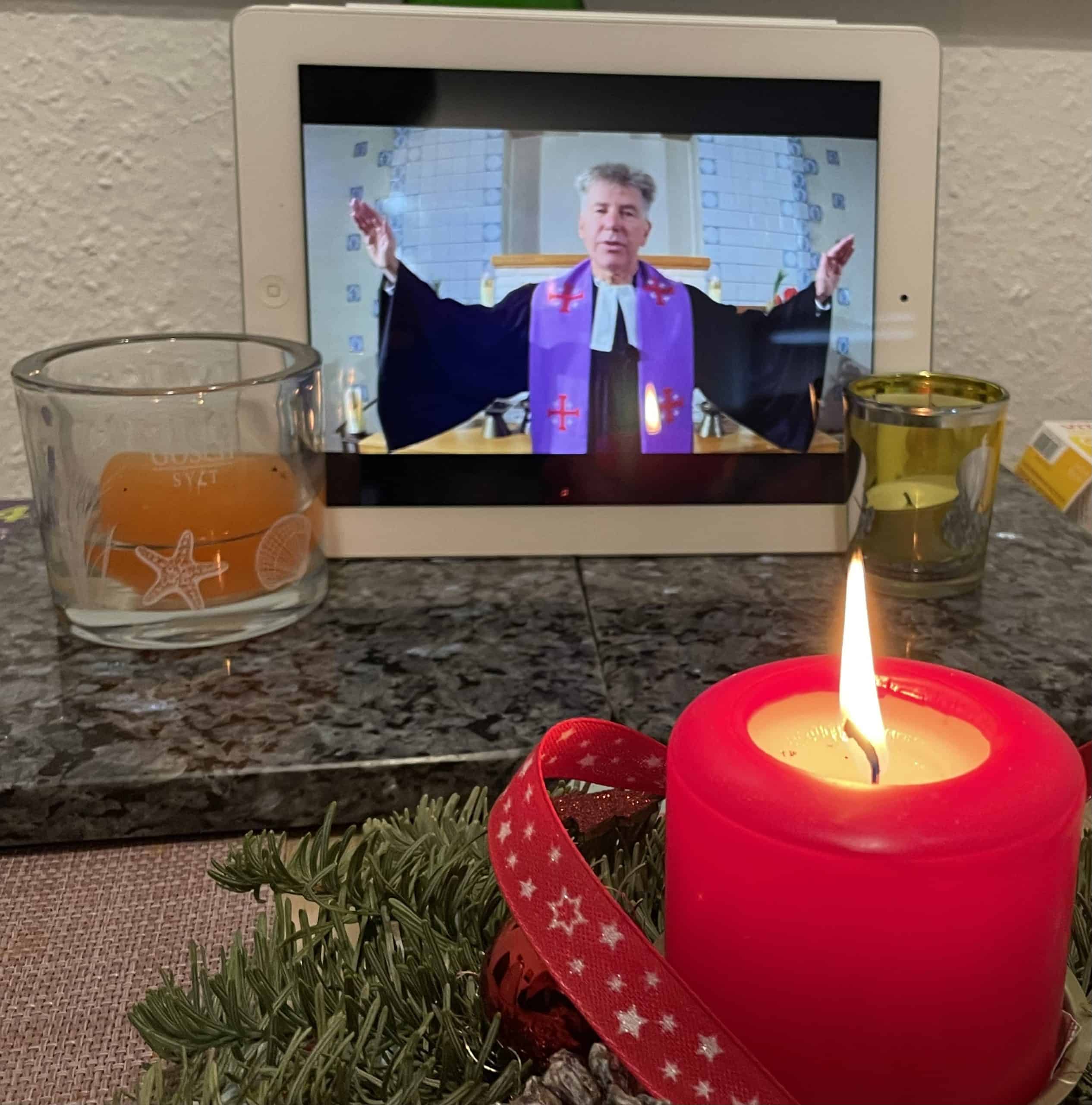 Pastor Rainer Chinnow bei der Video-Andacht der Friesenkapelle zum 2. Advent