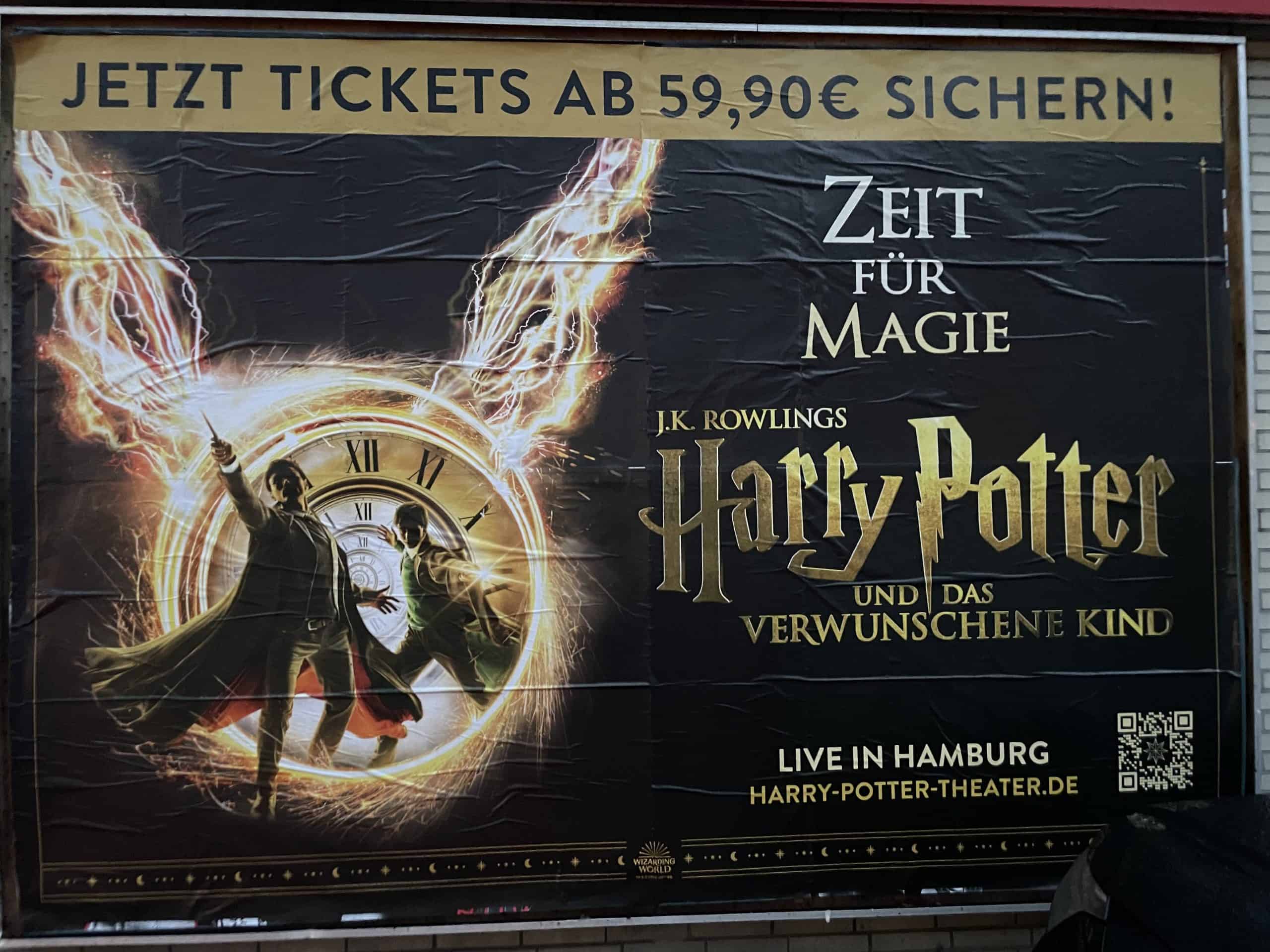 Plakatwerbung für das Harry Potter Theaterstück in Hamburg