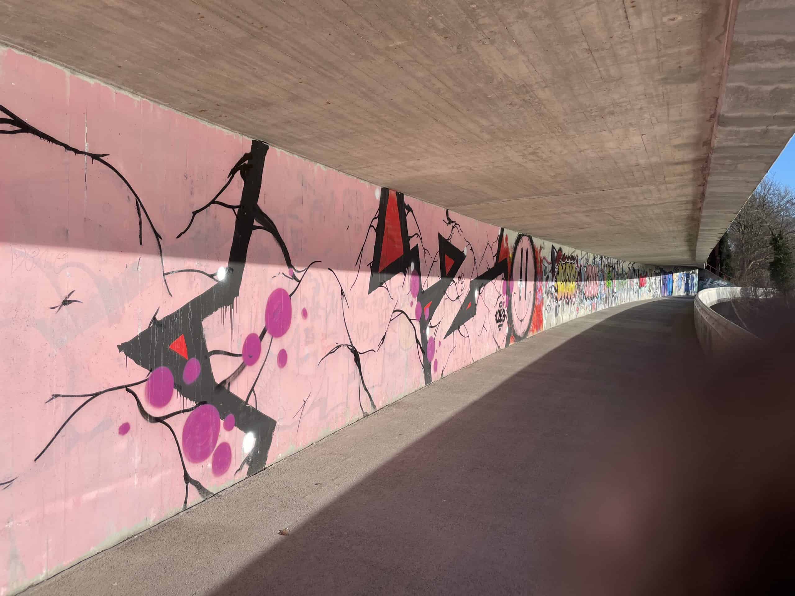 Graffiti an Brücke über Mittellandkanal