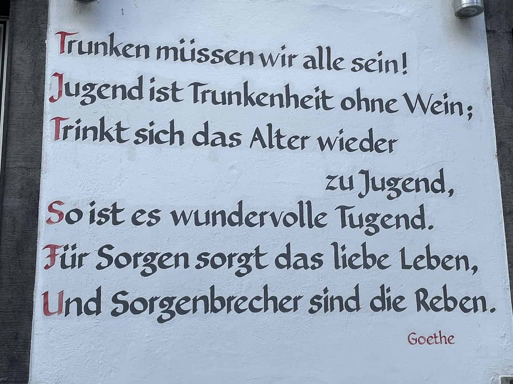 Trinkspruch von Goethe an einer Hauswand
