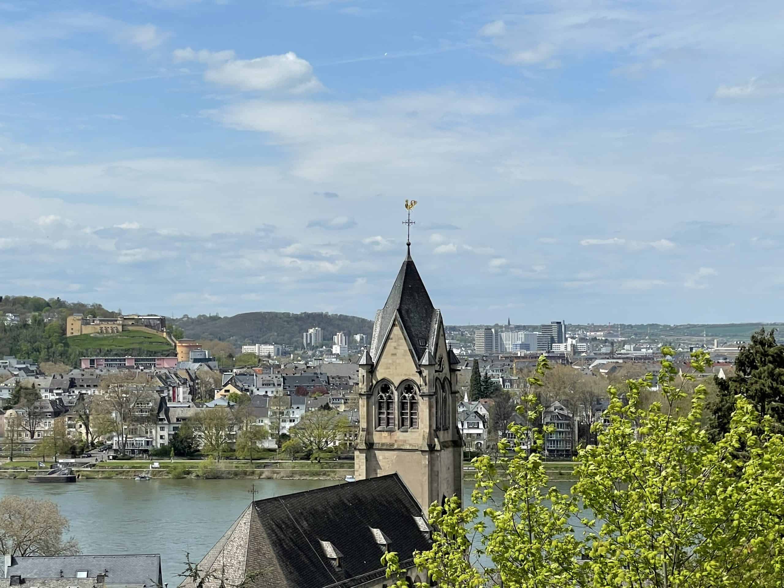 Blick auf Koblenz mit Mosel