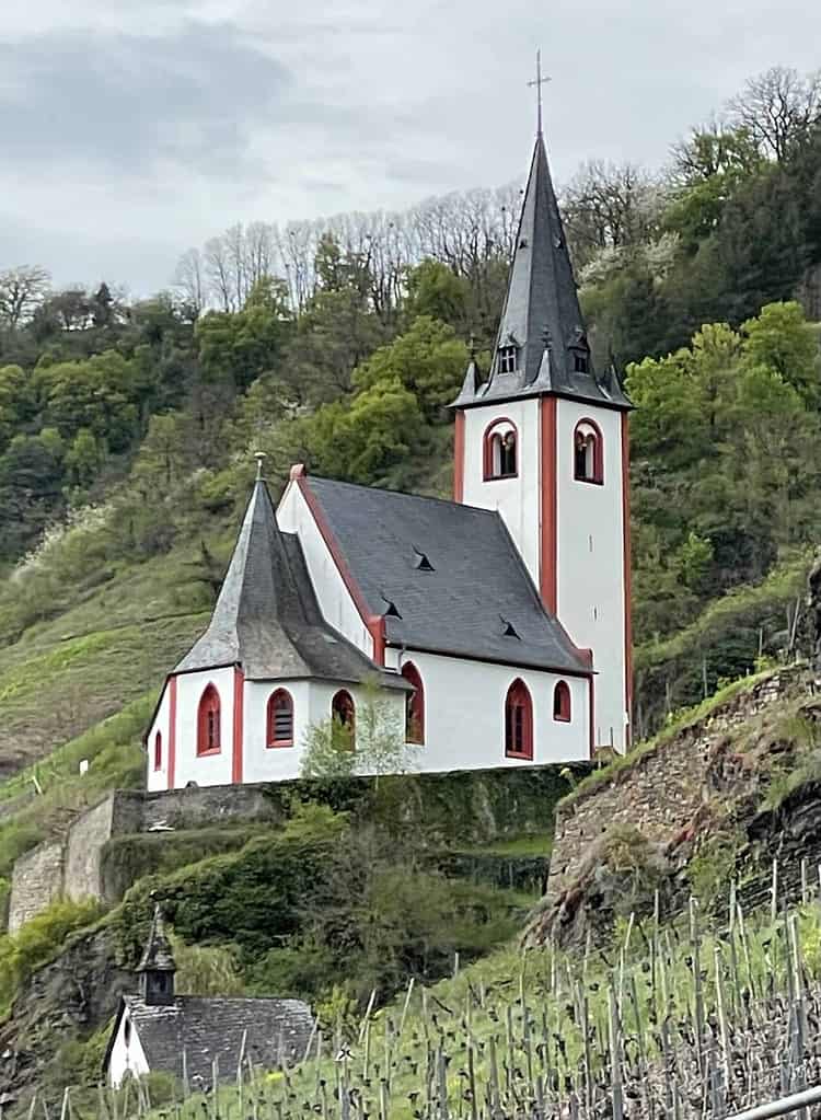 Kirche am Berg bei Hatzenport an der Mosel