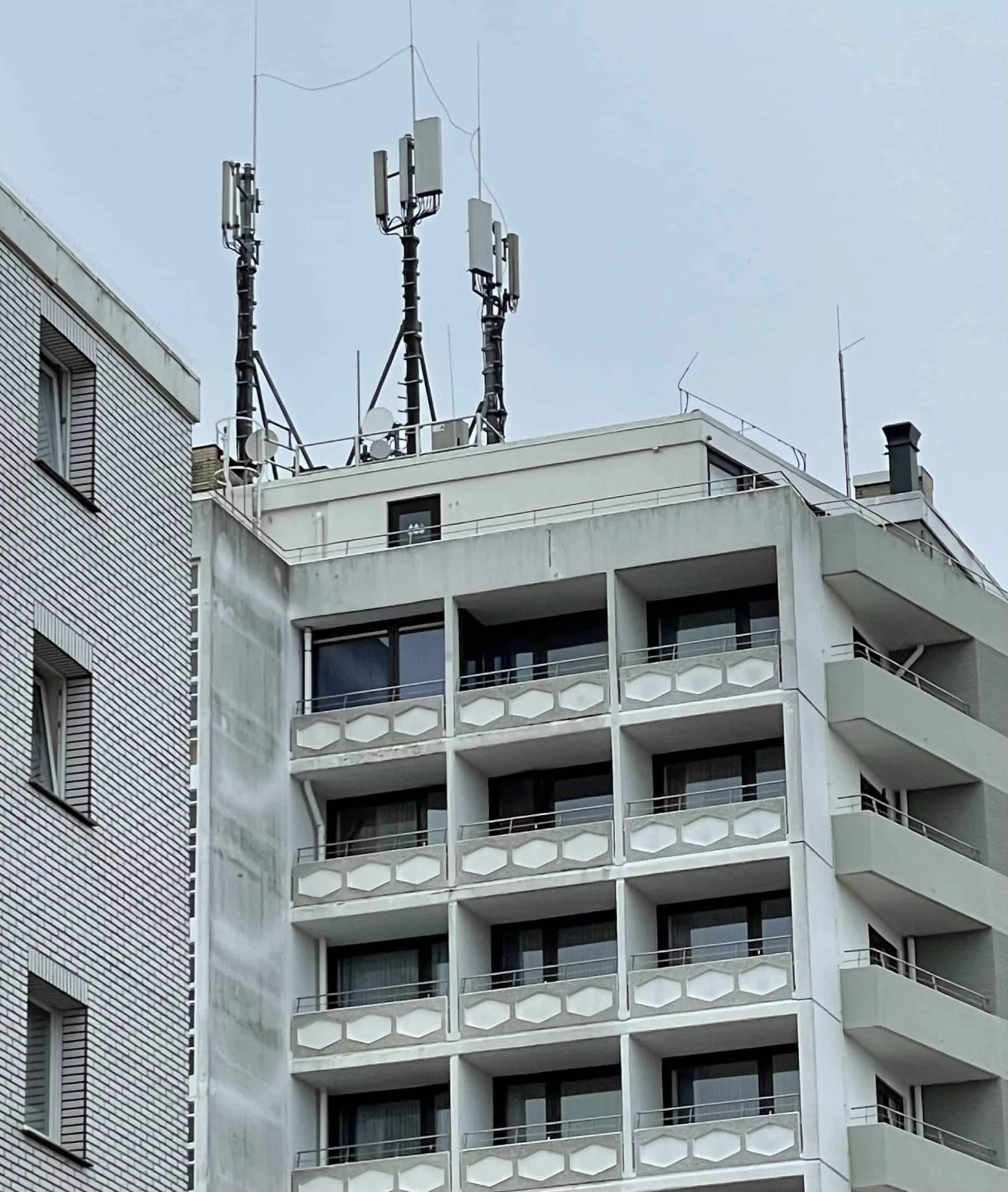 Mobilfunkantennen auf Hochhaus in Westerland