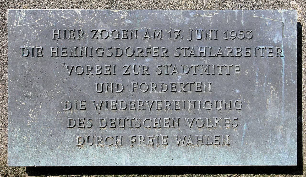 Gedenktafel für die Hennigsdorfer Stahlarbeiter an der Berliner Straße 71, in Berlin-Tegel