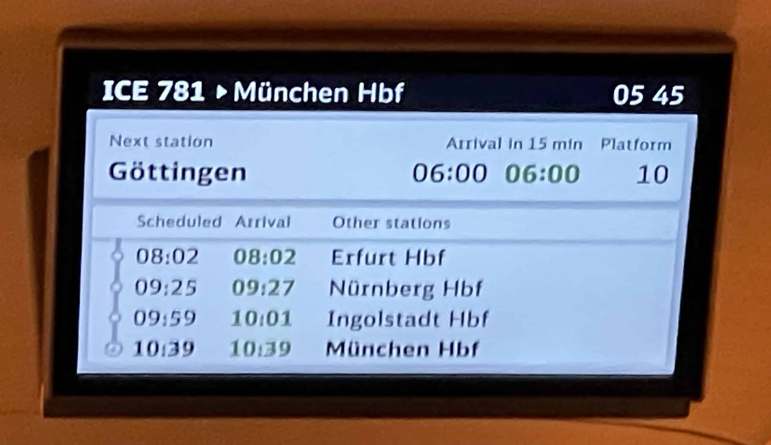 ICE-Bildschirm mit Streckeninfirmationwn nach München.