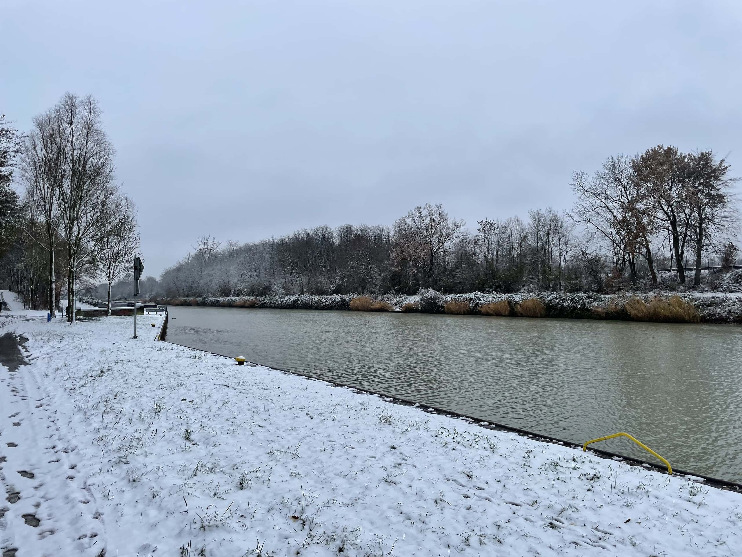 Winter am Mittellandkanal mit Schnee