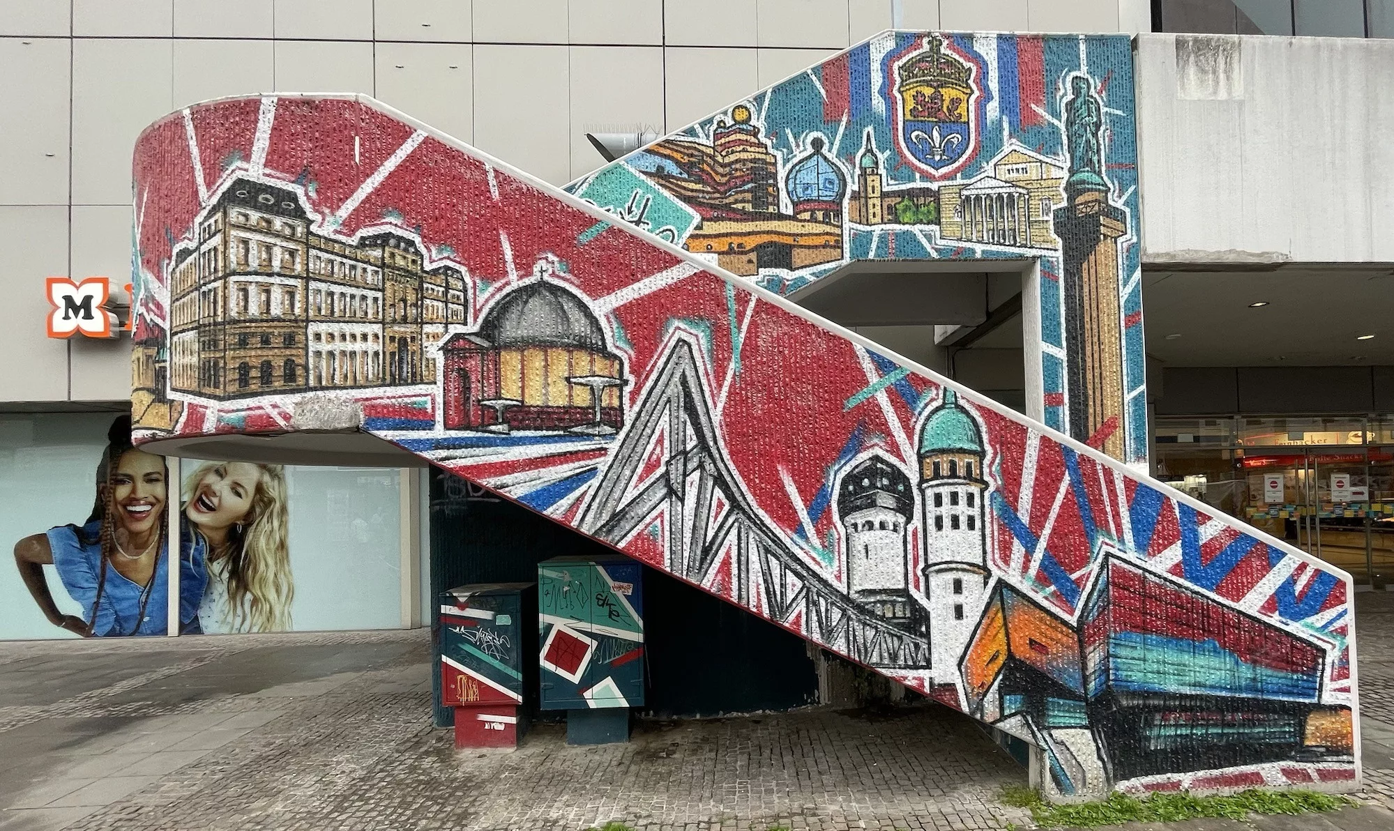 Bauwerke der Innenstadt auf eine Treppe bei der Luisenpassgr gemalt.