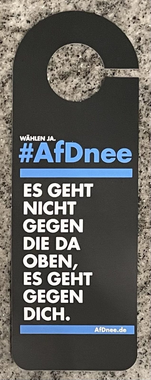 Faktencheck-Mitnehmflyer (andere Seite): WÄHLEN JA. #AfDnee ES GEHT NICHT GEGEN DIE DA OBEN, ES GEHT GEGEN DICH.