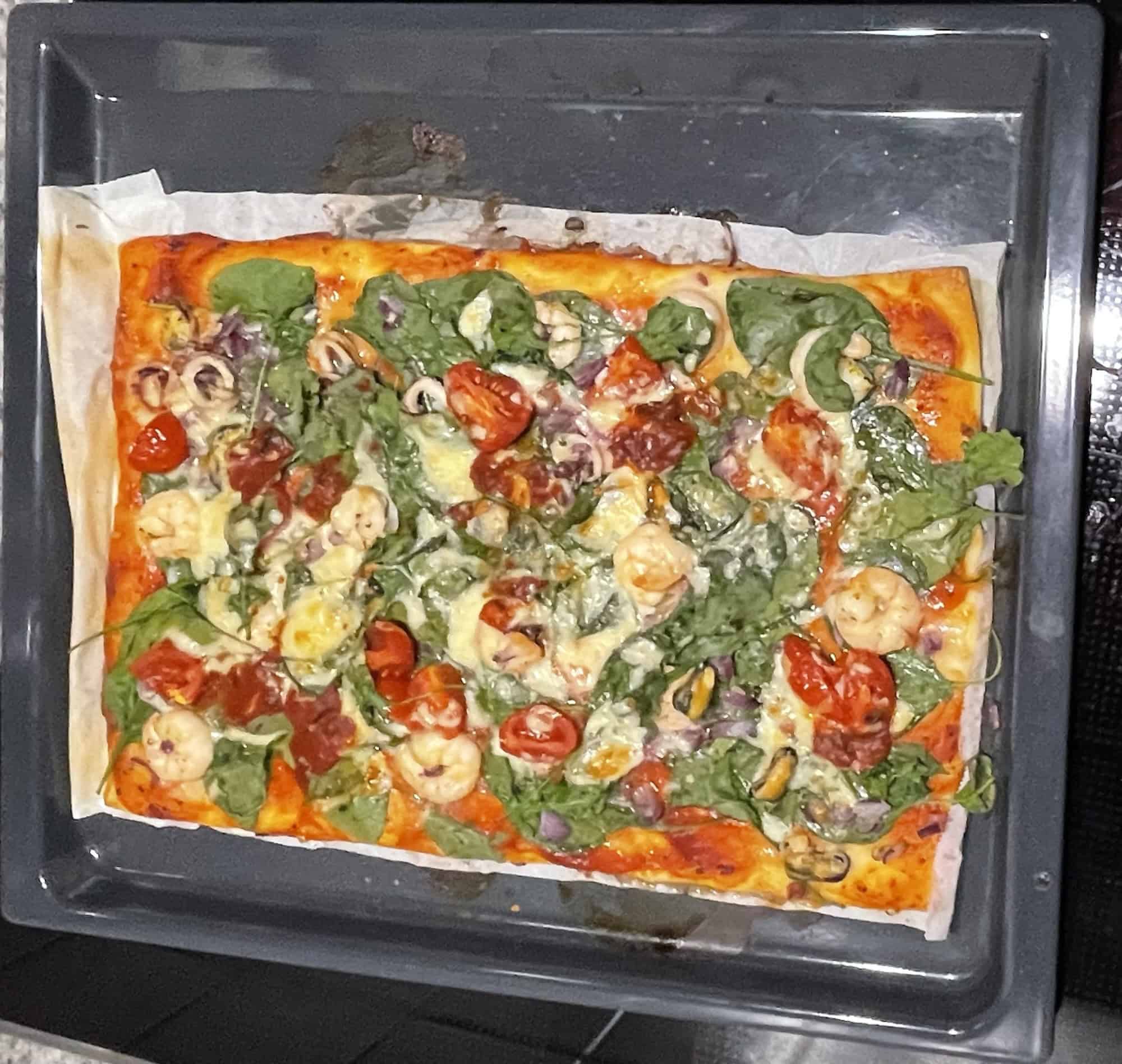 Blech Meeresfrüchtepizza