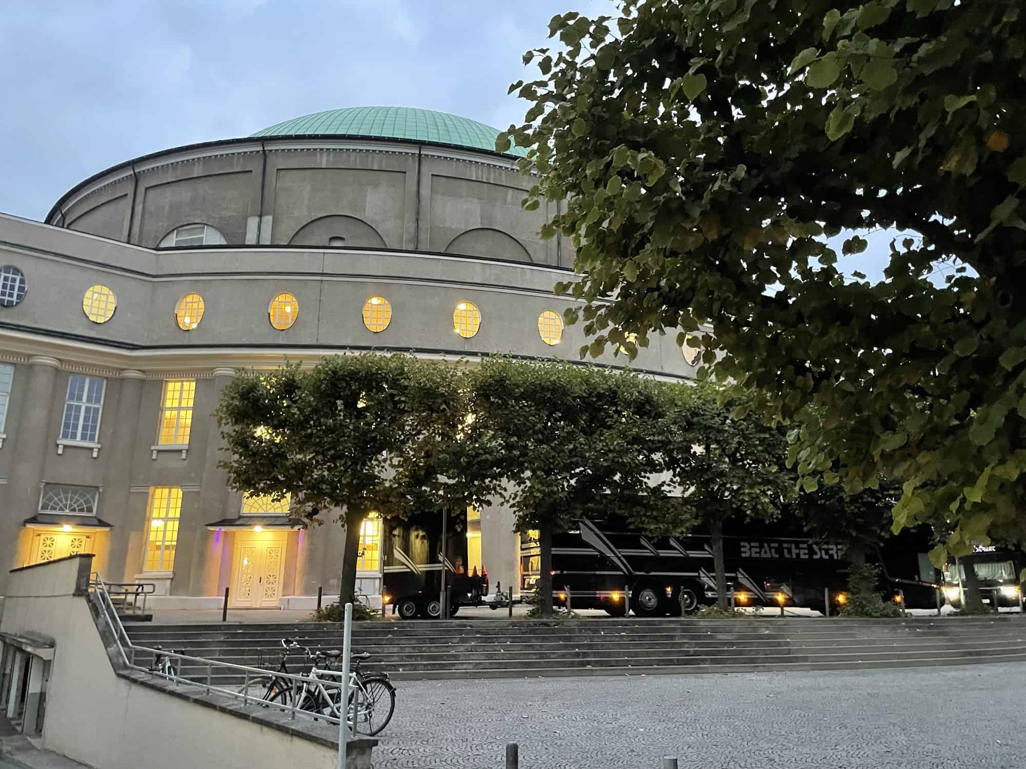 Der Kuppelsaal des HCC Hannover von fer Seite.