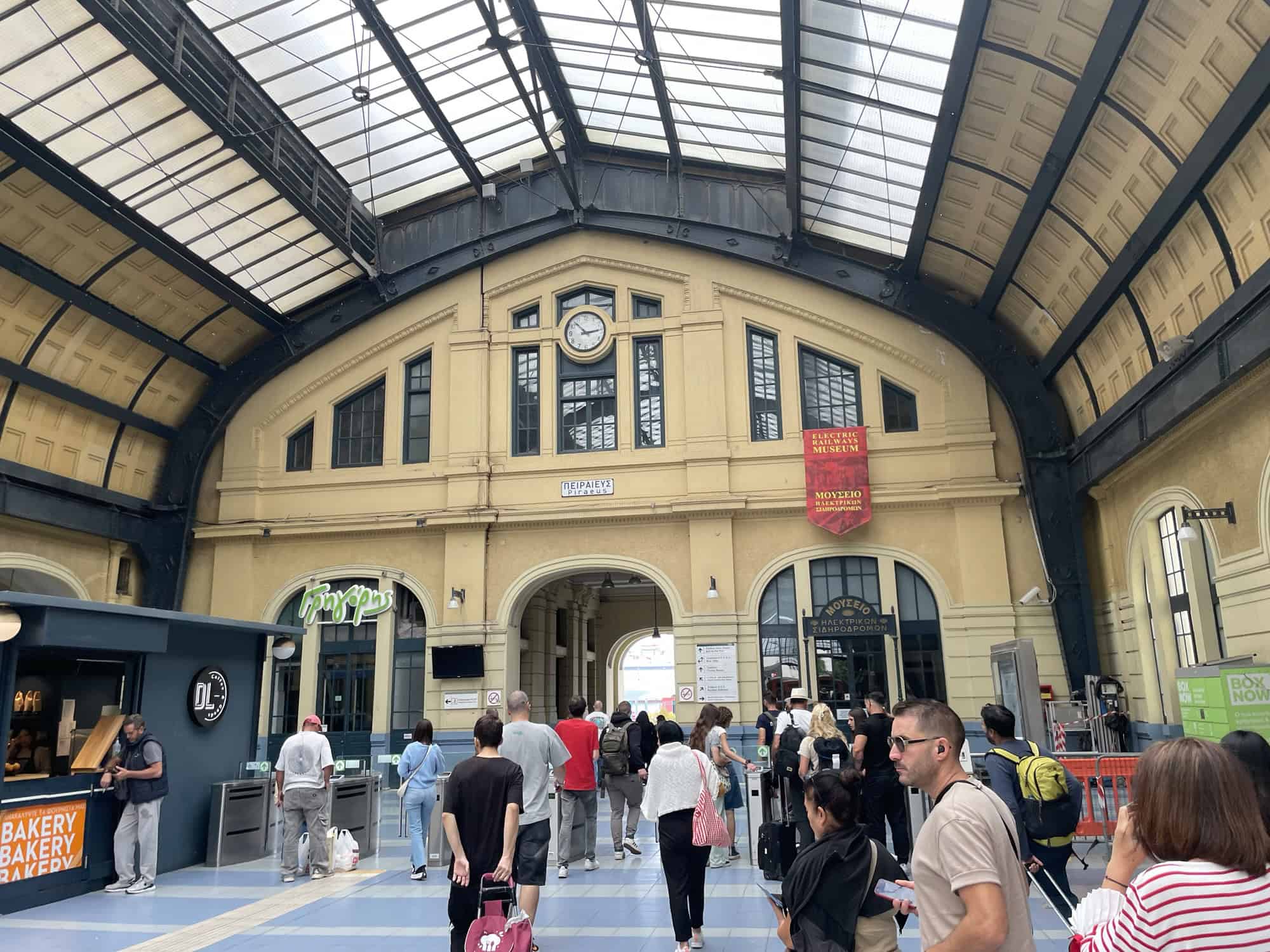 Der Metrobahnhof in Piräus.