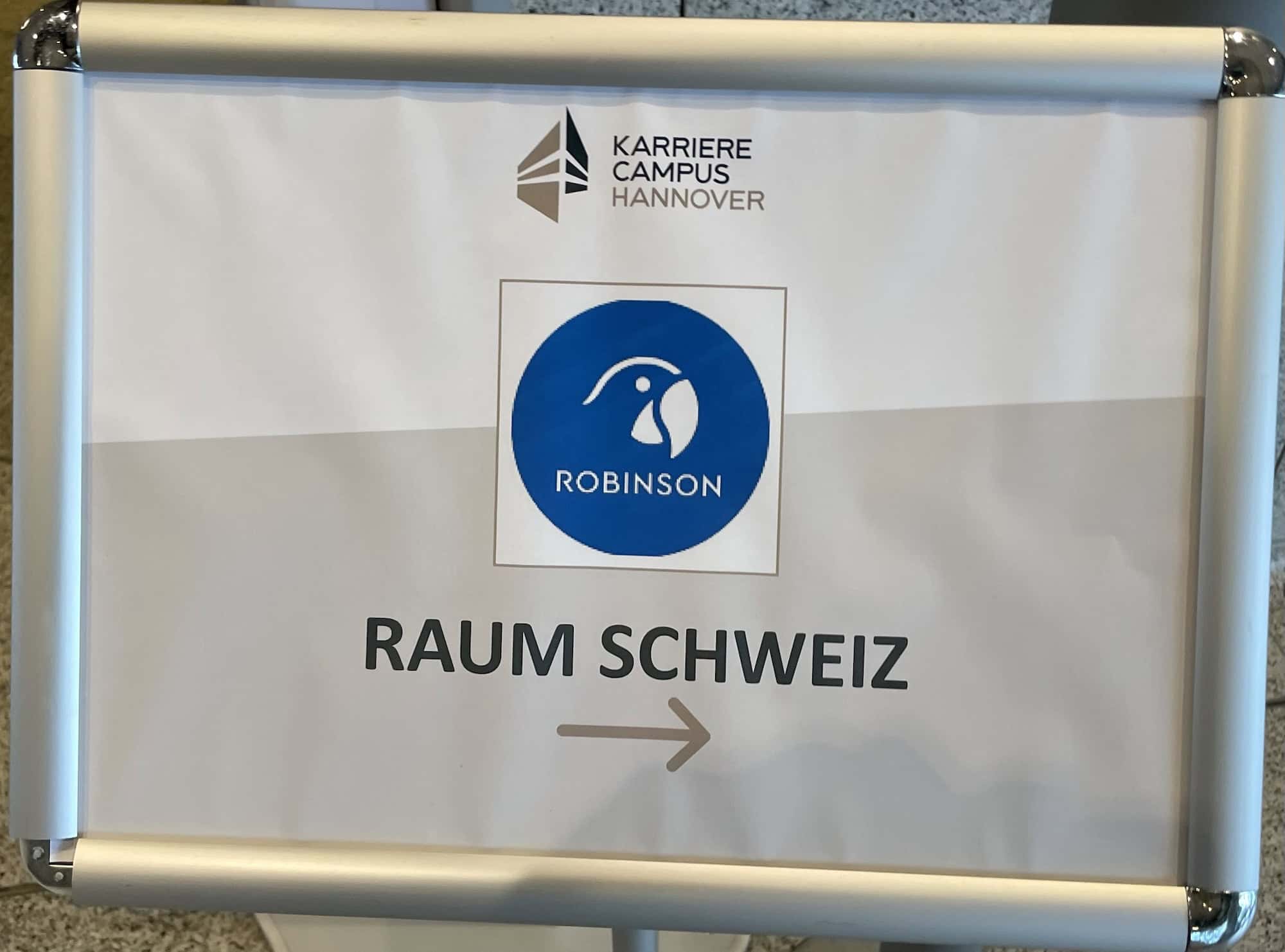 KARRIERE CAMPUS HANNOVER Hinweisschild für een Raum von Robinson.