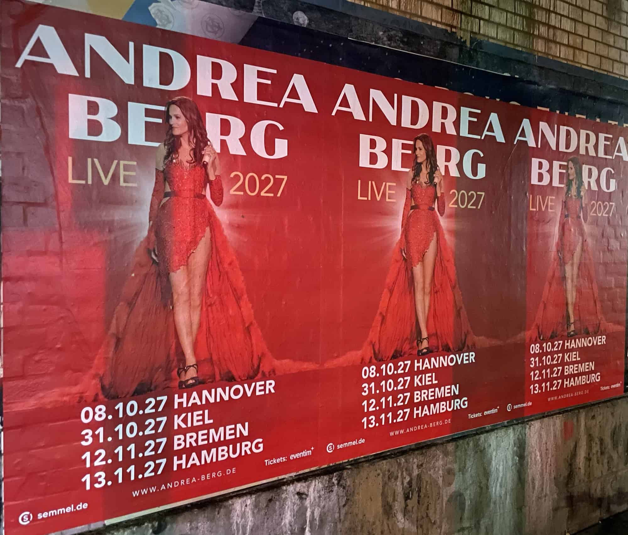 Rote Andrea Berg Konzertreklame für Oktober 2027.