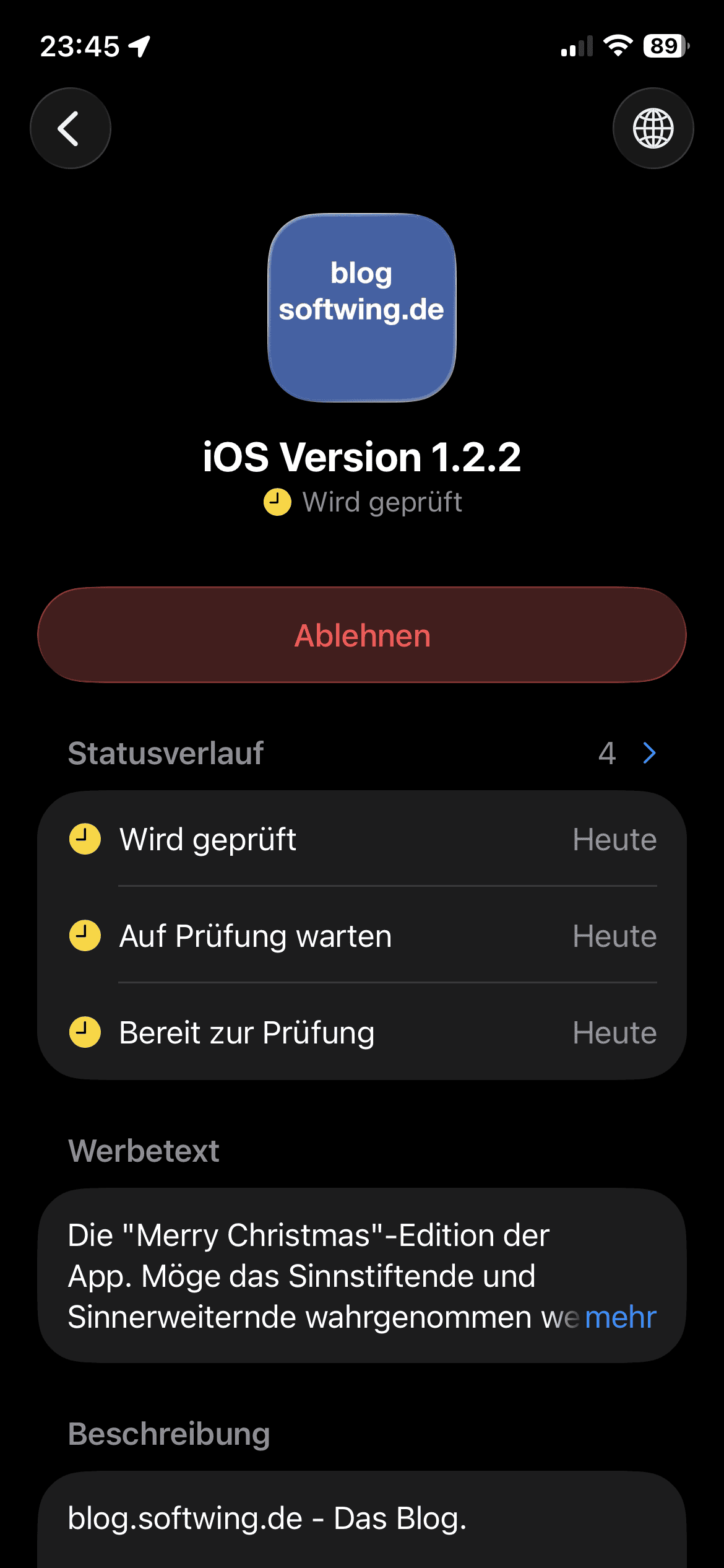 Screenshot der Apple Connect App und Status ‚in Prüfung‘ der Blog-App.