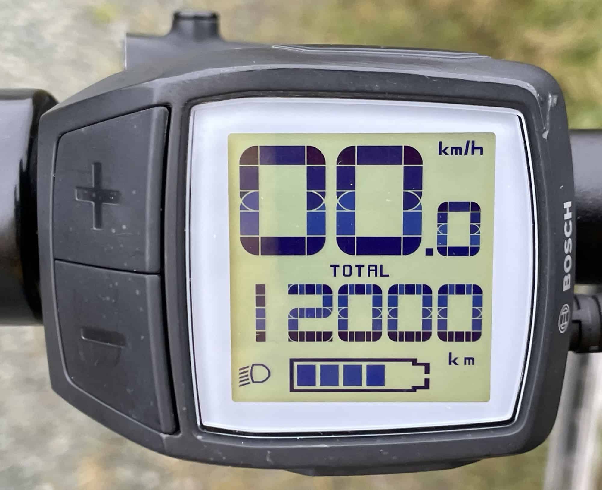 Fahrradtacho mit 12.000 gefahrenen Fahrradkilometern.