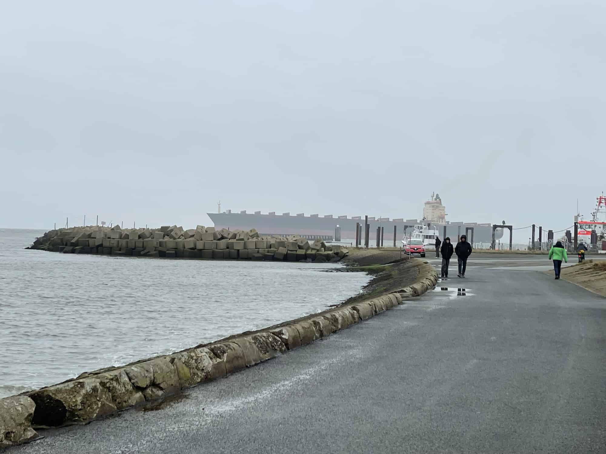 Wei-blaues Elbe Radwegzeichen.