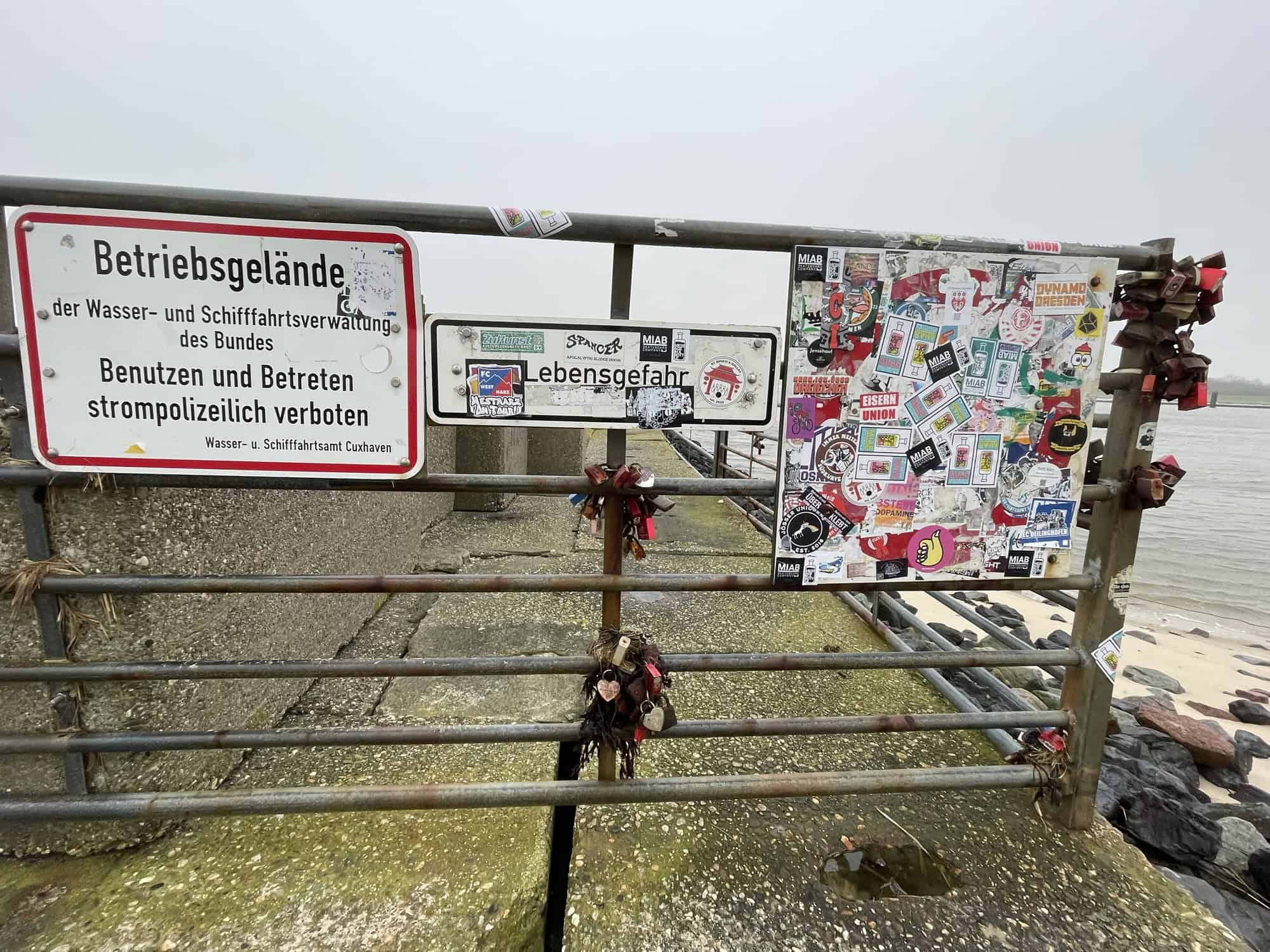 Schild zu robben und wie man sich verhalten soll.