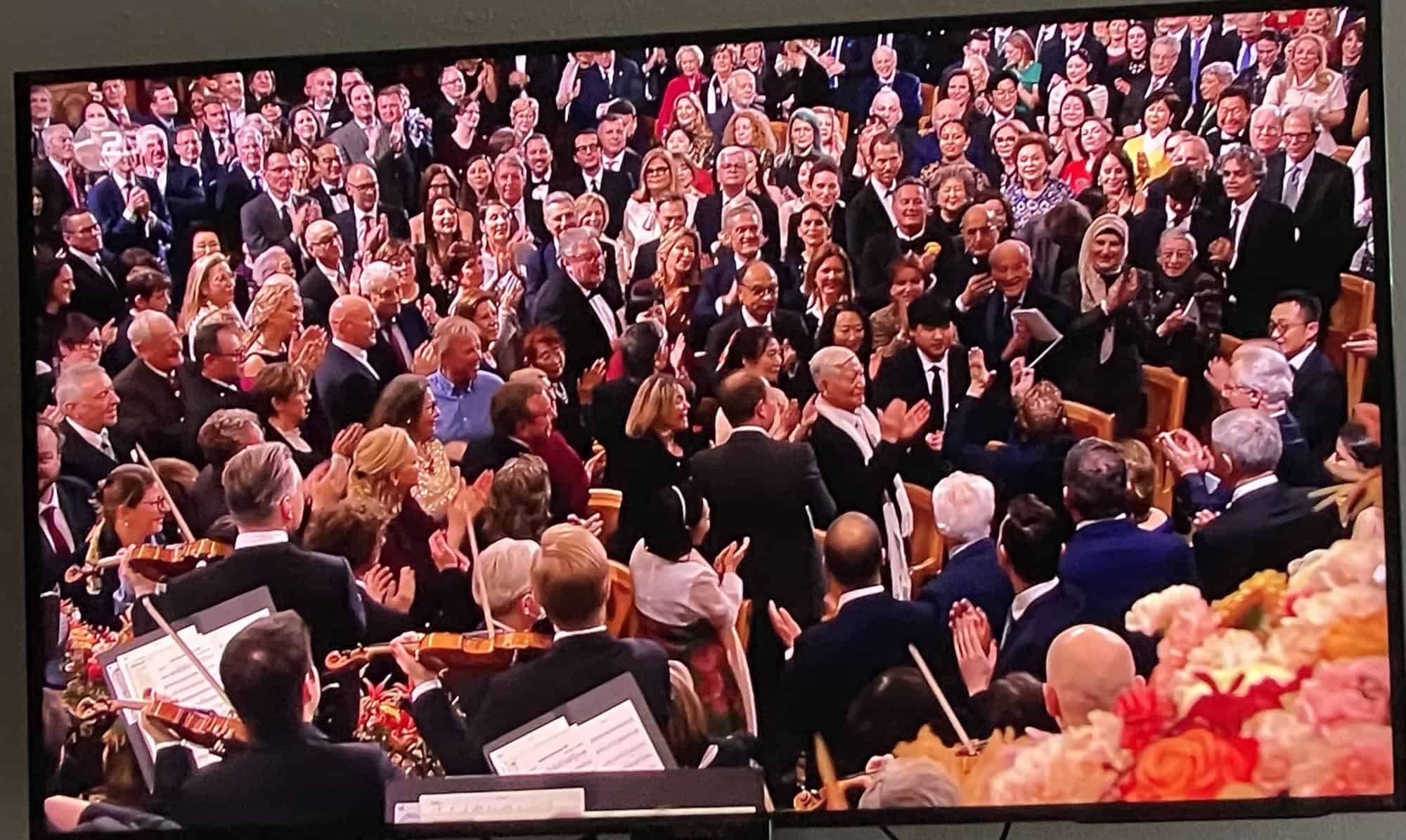 Das Bad des Dirigenten in der Zuschauermenge