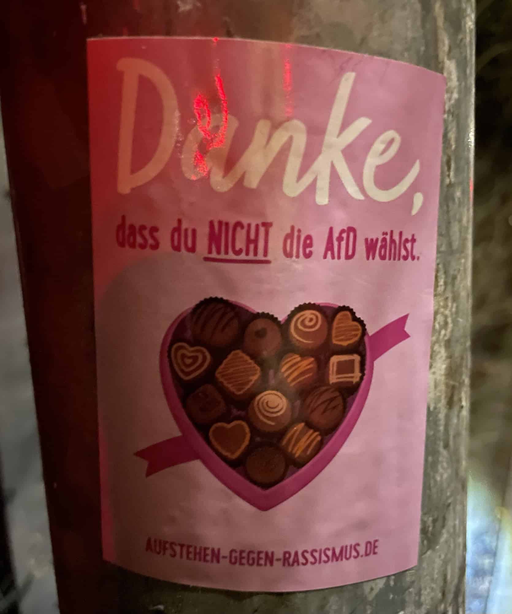 Aufkleber: Danke® dass du NICHT die AfD wählst. AUFSTEHEN-GEGEN-RASSISMUS.DE