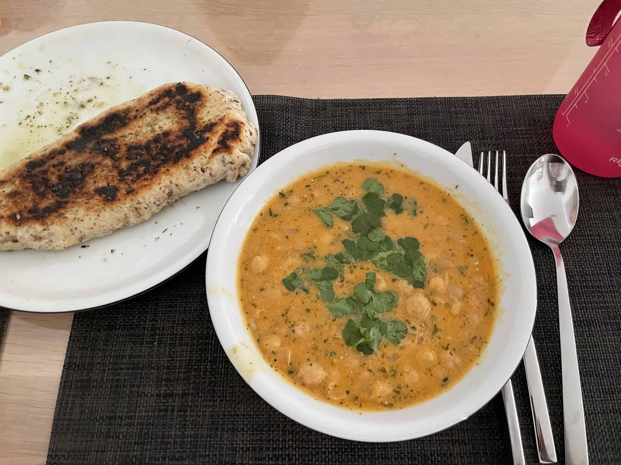 Kicherersensuppe mit Fladen.