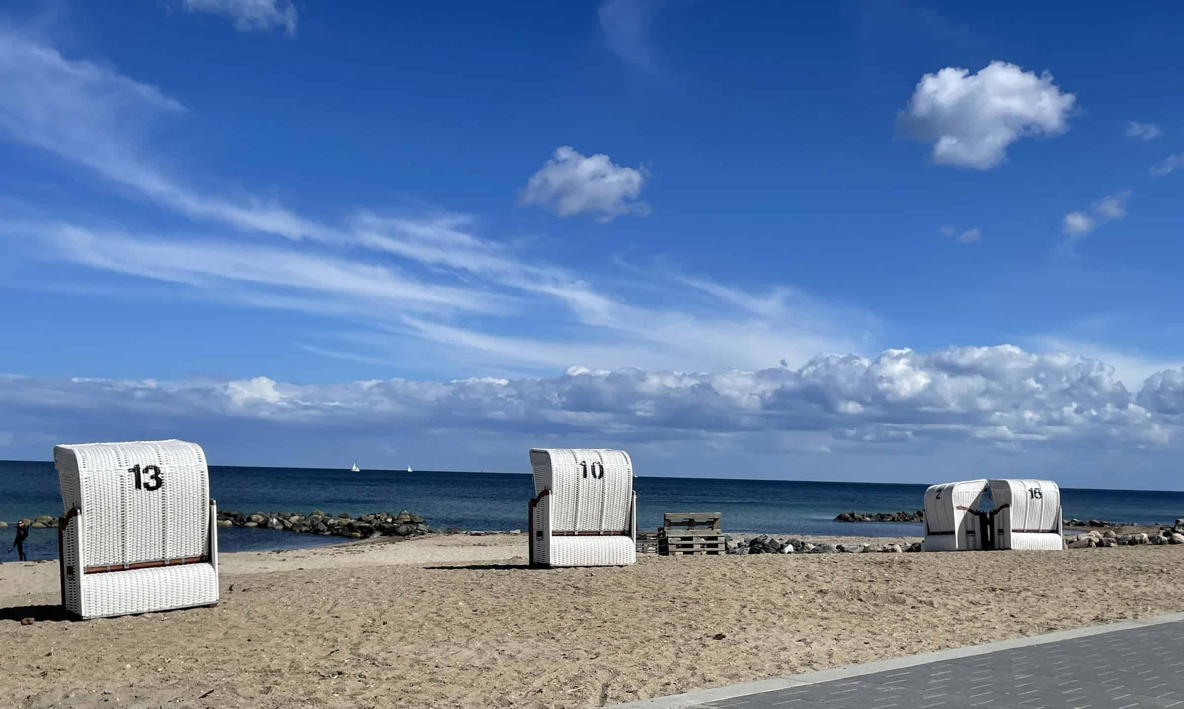 Strand und Strandkörbe in Schönhagen.