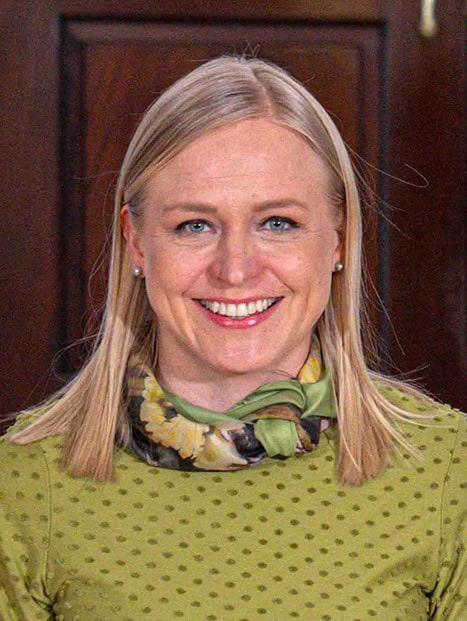 Portrait von Finlands Außenministerin Elina Valtonen.