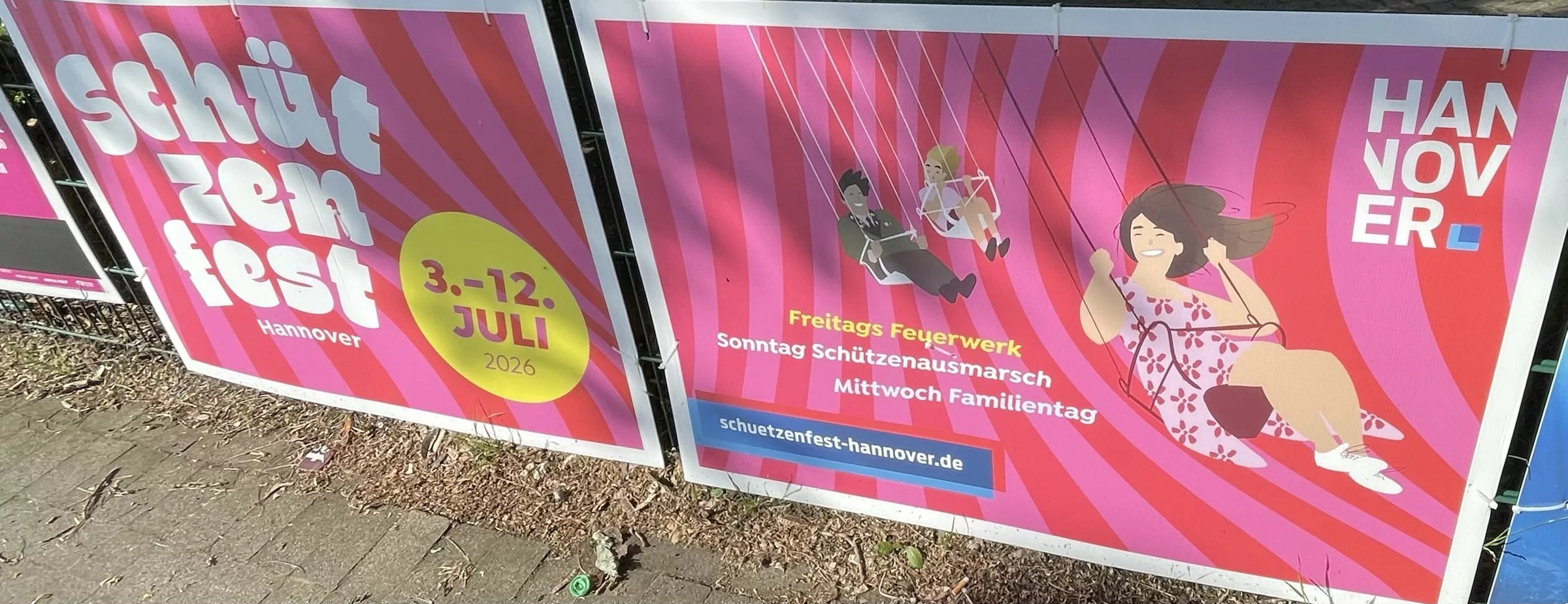 Plakate für das Schützenfest Hannover im Juli.