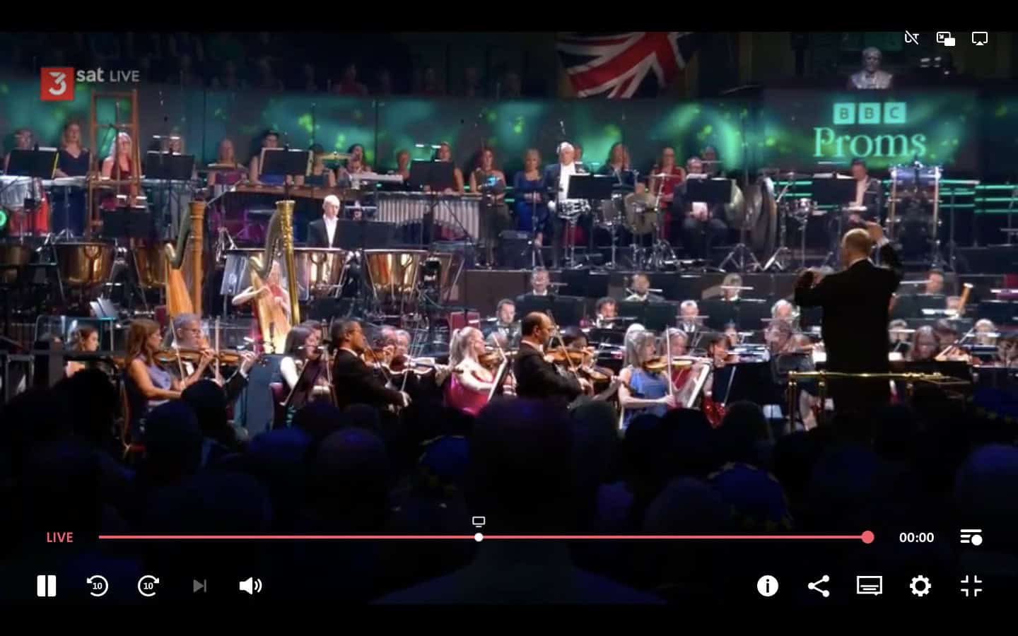 Screenshot des heutigen Last Night of the Proms Konzert mit Orchester und Dirigenten.